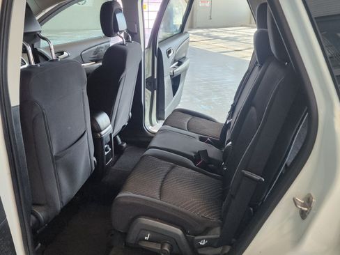 Used 2014 Dodge Journey SXT image 14