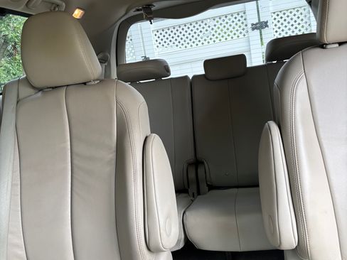 Used 2012 Toyota Sienna XLE AWD/4WD image 14