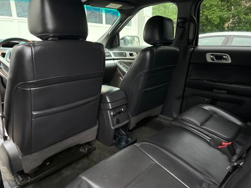 Used 2011 Ford Explorer XLT w/ 202A Rapid Spec Order Code FWD image 13