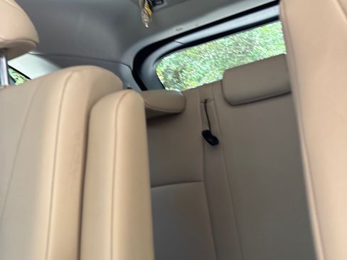 Used 2020 Toyota Highlander XLE FWD image 10