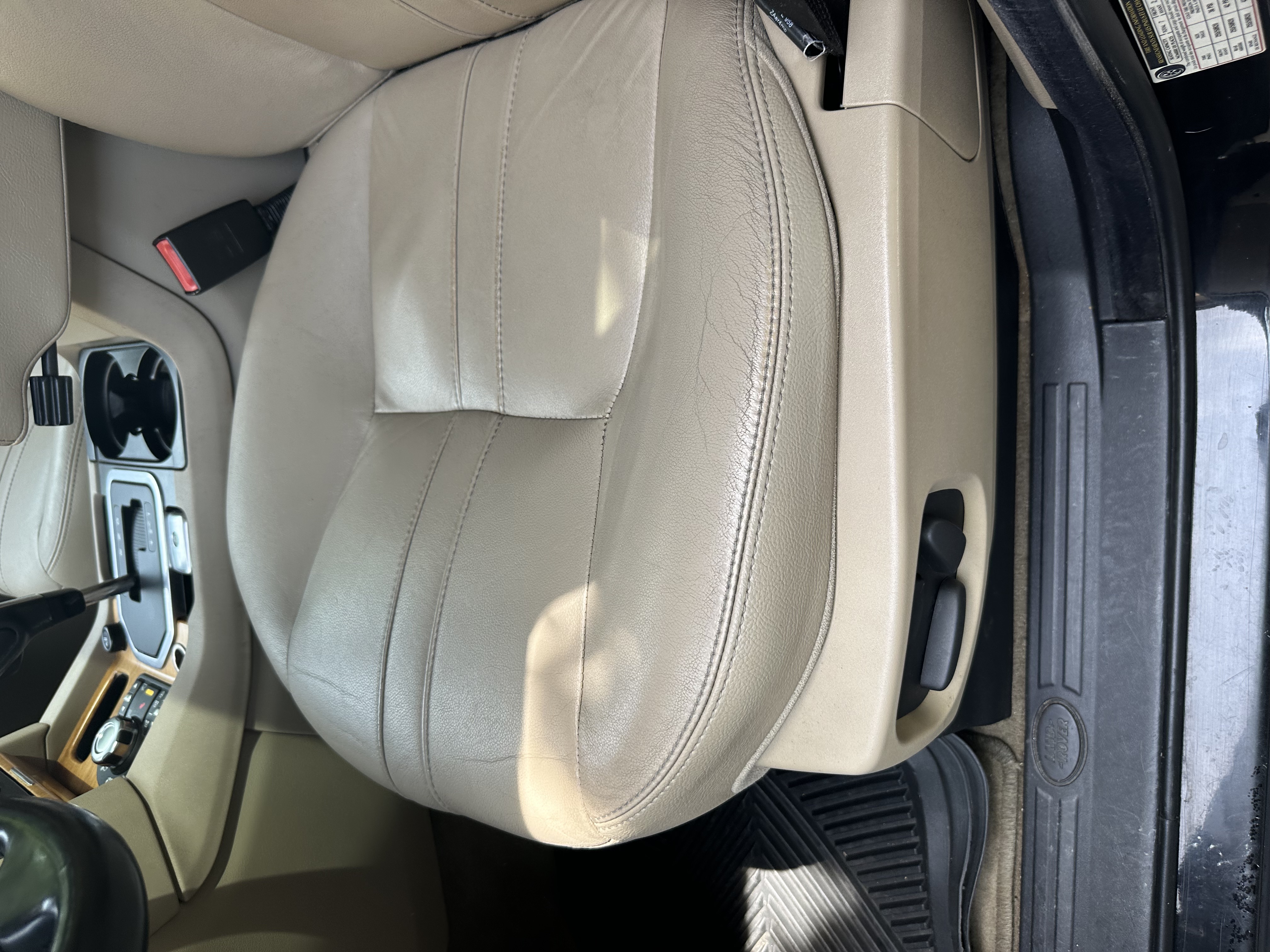 Used 2013 Land Rover LR4 HSE AWD/4WD image 28