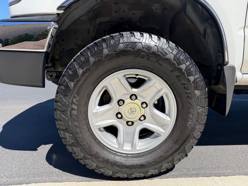 Used 2002 Toyota 4Runner SR5 image 16