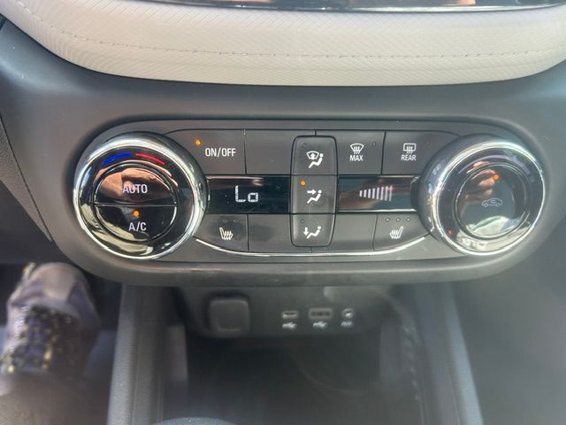 Used 2022 Chevrolet TrailBlazer LT w/ Sun and Liftgate Package AWD/4WD image 8