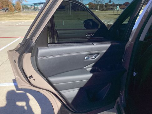 Used 2023 Nissan Pathfinder Platinum w/ Cargo Package image 27