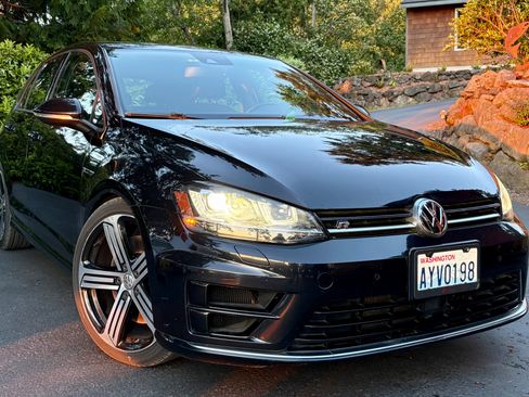 Used 2016 Volkswagen Golf 4-Door AWD/4WD image 1