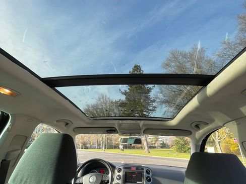 Used 2009 Volkswagen Tiguan SEL image 13