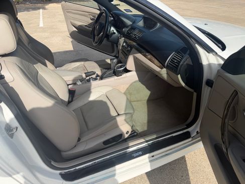 Used 2011 BMW 128i Convertible RWD image 21