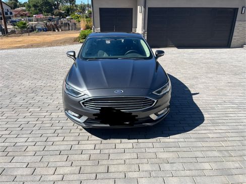 Used 2018 Ford Fusion Titanium image 5