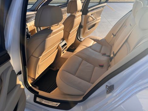 Used 2015 BMW 550i xDrive Sedan image 14