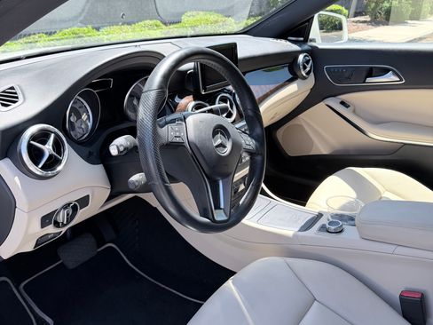 Used 2014 Mercedes-Benz CLA 250 image 2