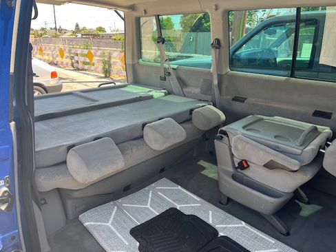 Used 2001 Volkswagen Eurovan FWD image 6