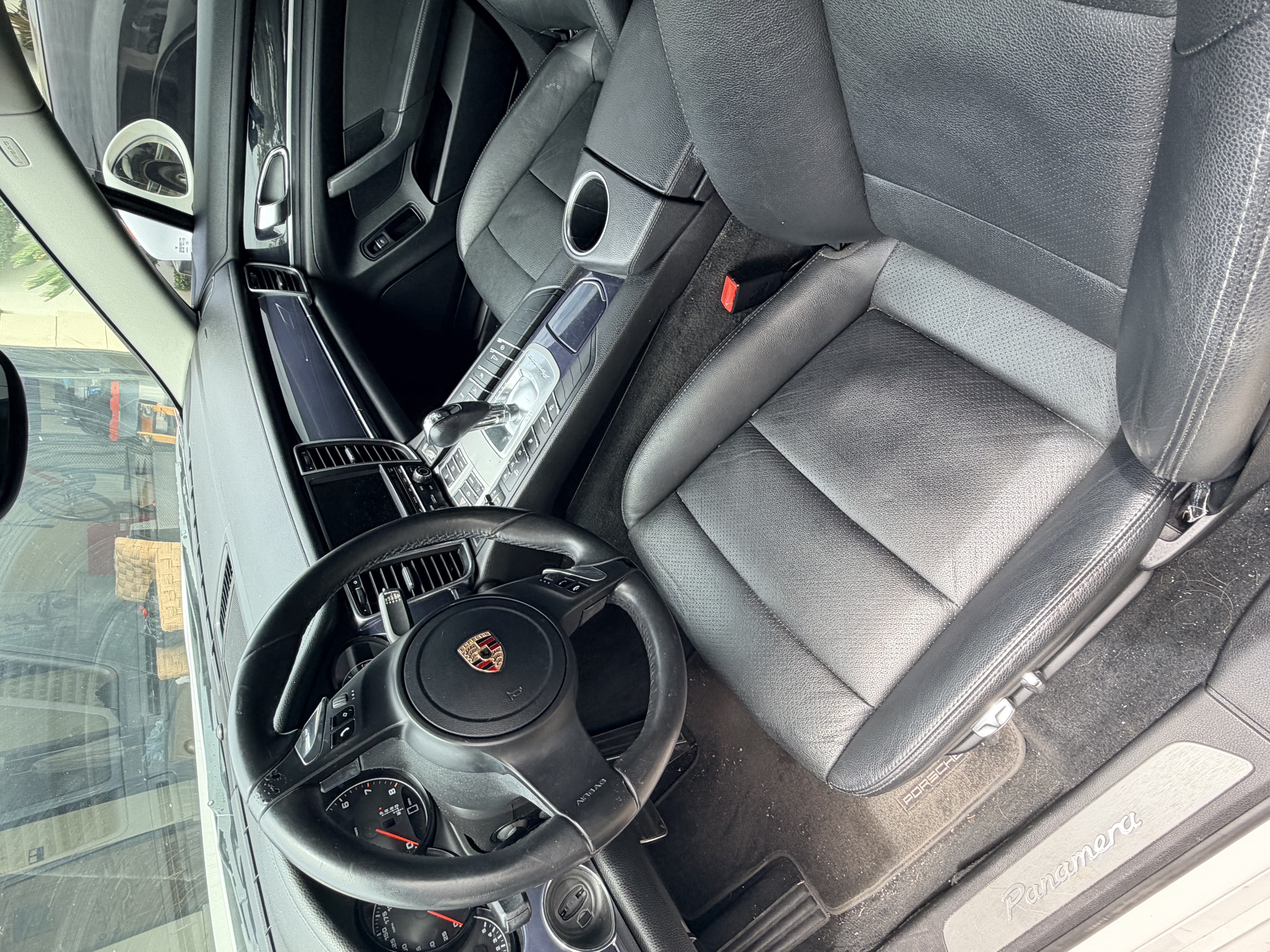 Used 2012 Porsche Panamera RWD image 8