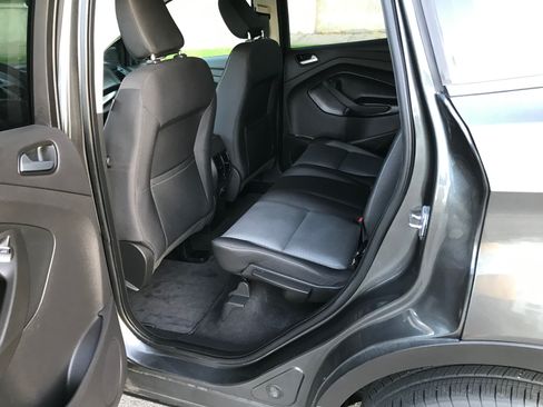 Used 2019 Ford Escape SE image 13