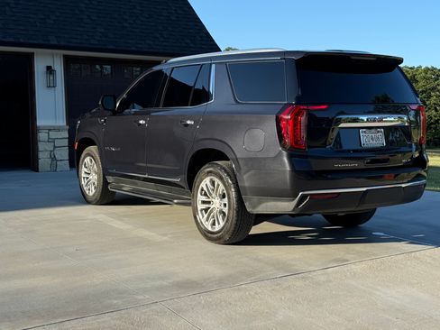 Used 2024 GMC Yukon SLT w/ SLT Luxury Package RWD image 5
