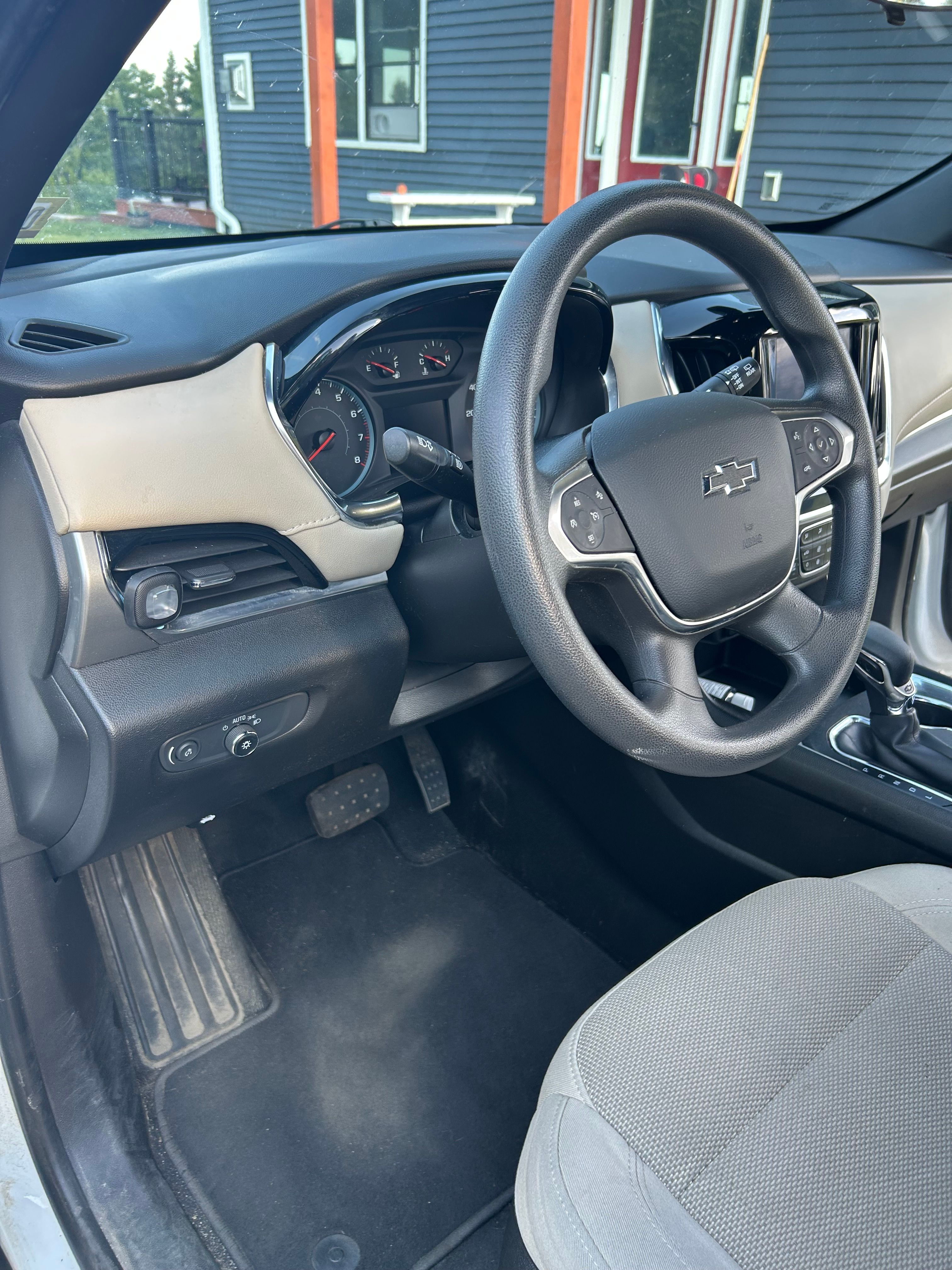 Used 2022 Chevrolet Traverse LS w/ Midnight/Sport Edition AWD/4WD image 9