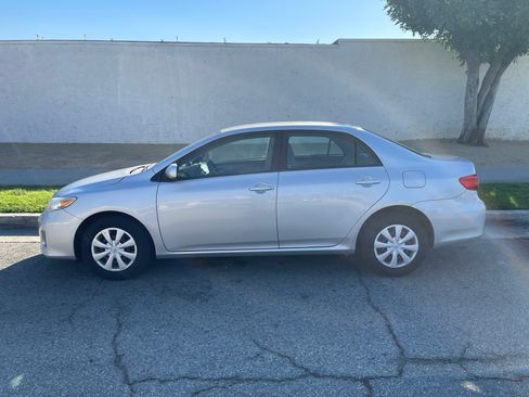 Used 2011 Toyota Corolla LE image 5