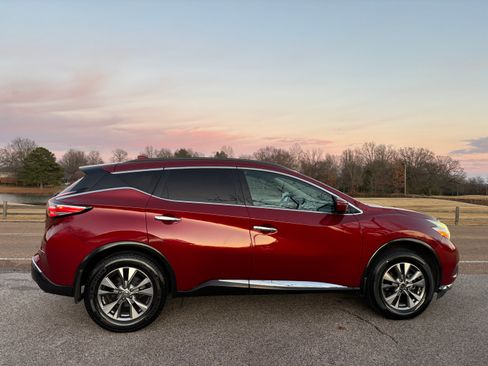 Used 2017 Nissan Murano SV image 2