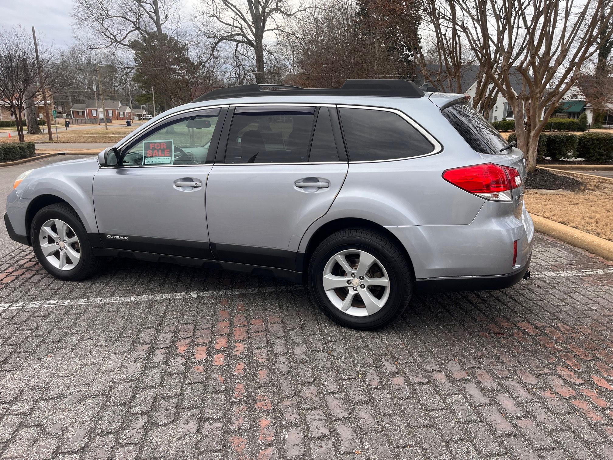 Used 2014 Subaru Outback 2.5i Premium AWD/4WD image 22