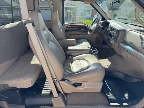 Used 2000 Ford F350 2WD SuperCab DRW Super Duty image 12