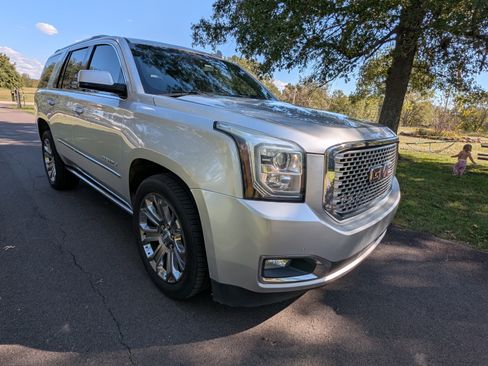 Used 2016 GMC Yukon Denali w/ Open Road Package image 11