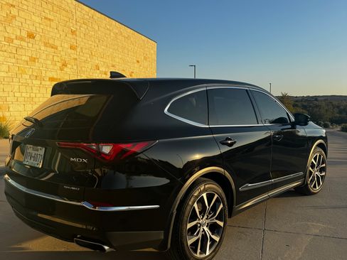 Used 2023 Acura MDX SH-AWD w/ Technology Package image 4