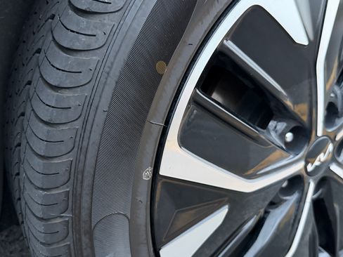 Used 2022 Kia EV6 Wind image 22