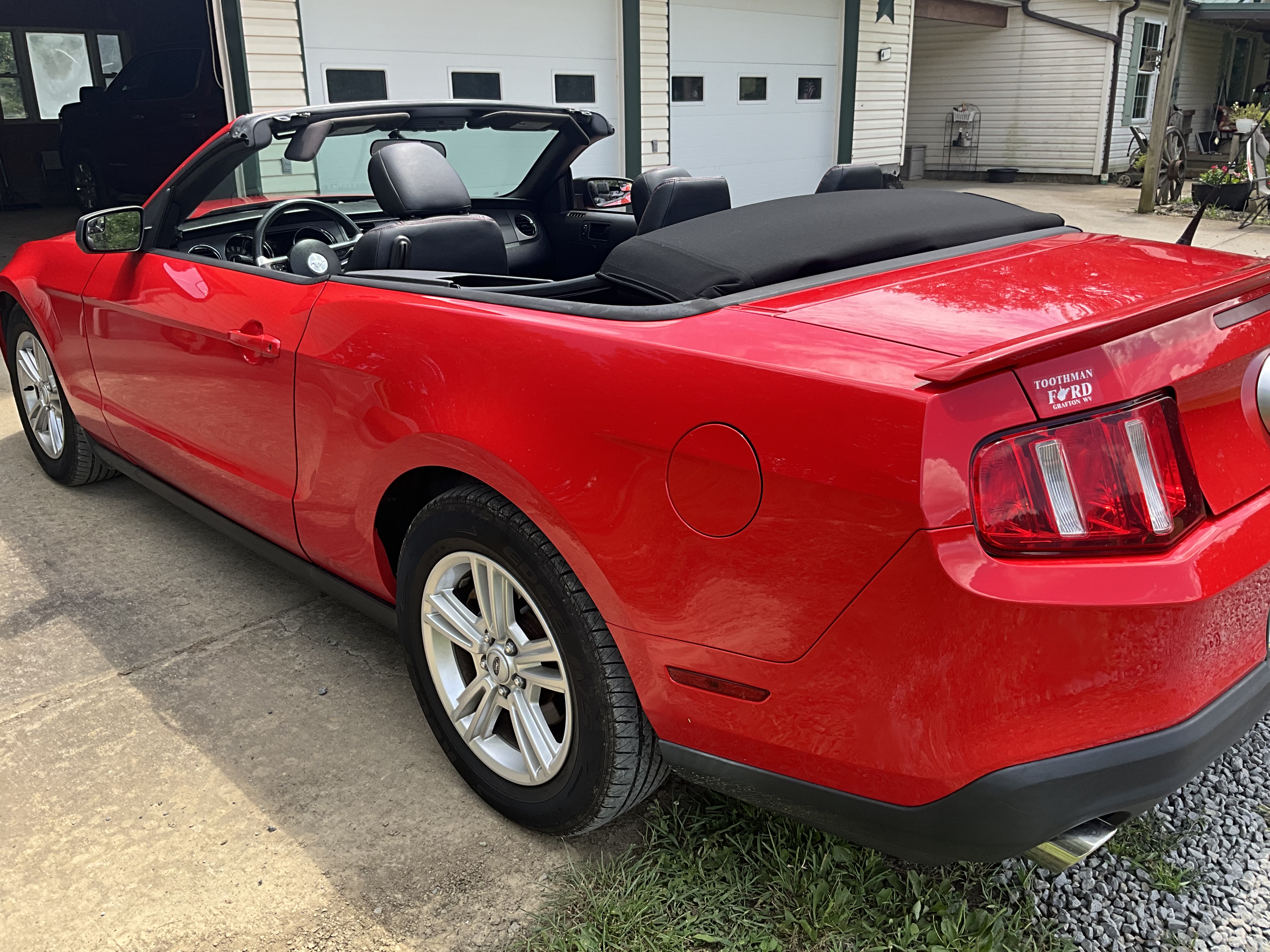 Used 2012 Ford Mustang Convertible RWD image 6