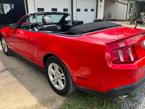 Used 2012 Ford Mustang Convertible RWD image 6