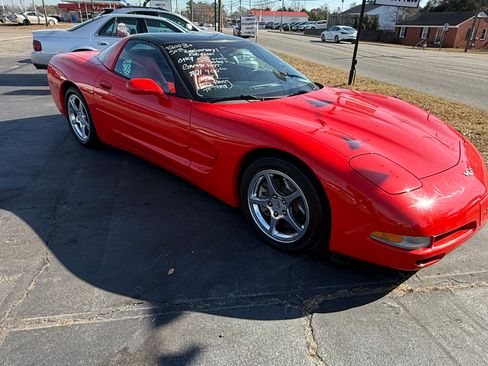 Used 2003 Chevrolet Corvette Coupe w/ Preferred Equipment Group image 2