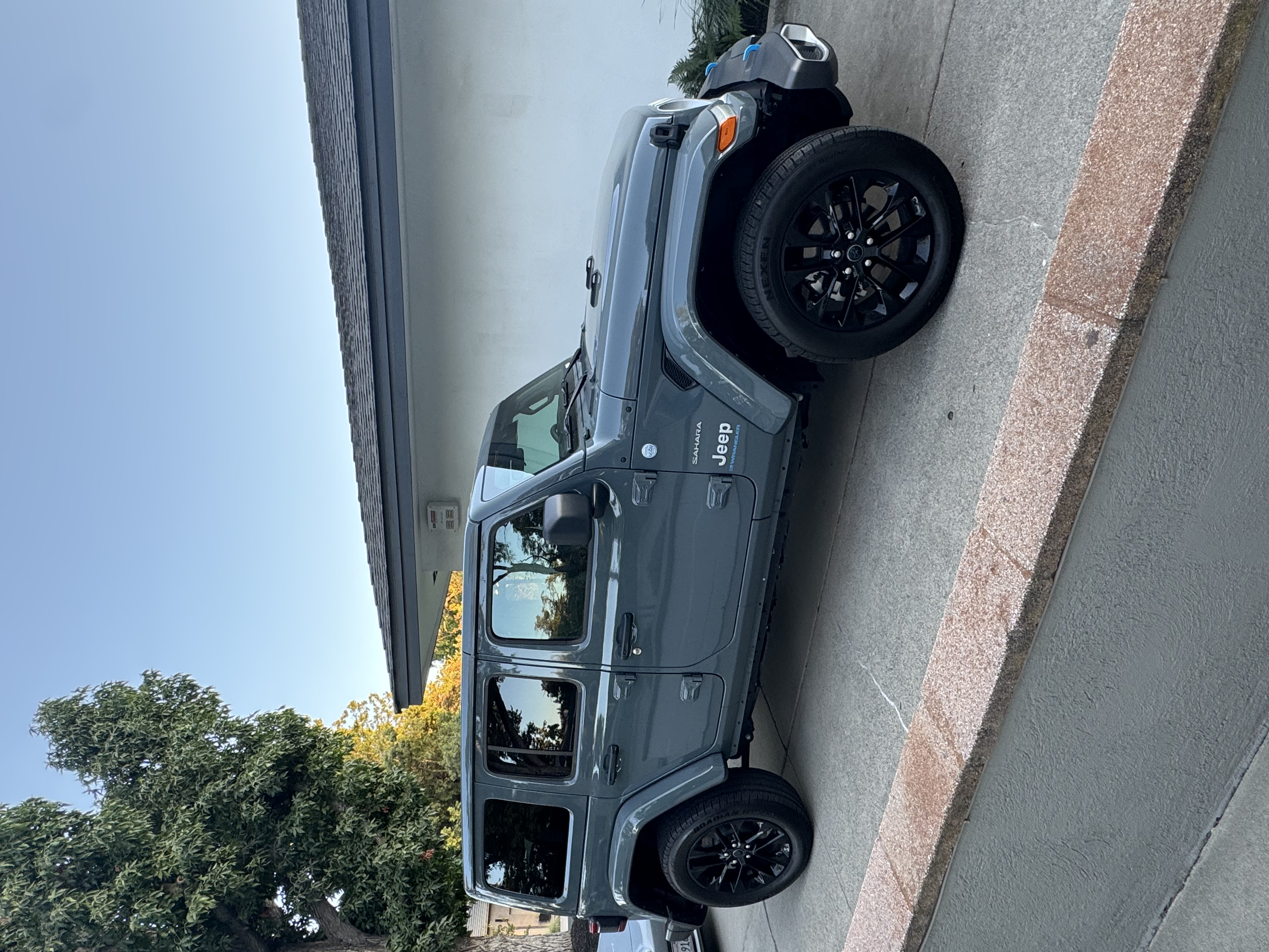 Used 2024 Jeep Wrangler Unlimited Sahara AWD/4WD image 20