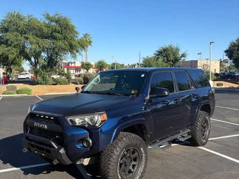 Used 2014 Toyota 4Runner SR5 image 1