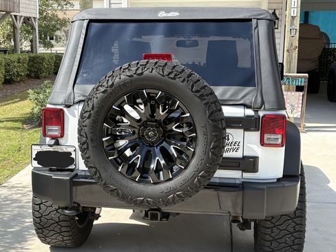 Used 2018 Jeep Wrangler Sport image 4