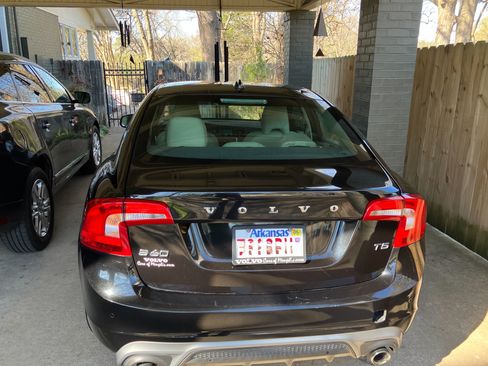 Used 2017 Volvo S60 T5 Dynamic w/ Vision Package image 4