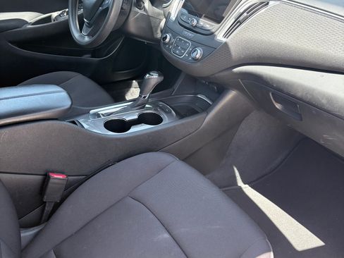 Used 2020 Chevrolet Malibu LT FWD image 13