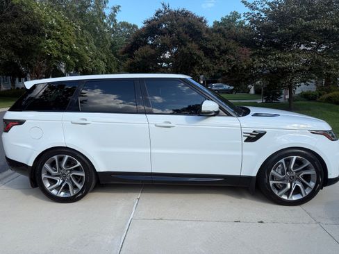 Used 2019 Land Rover Range Rover Sport HSE AWD/4WD image 2