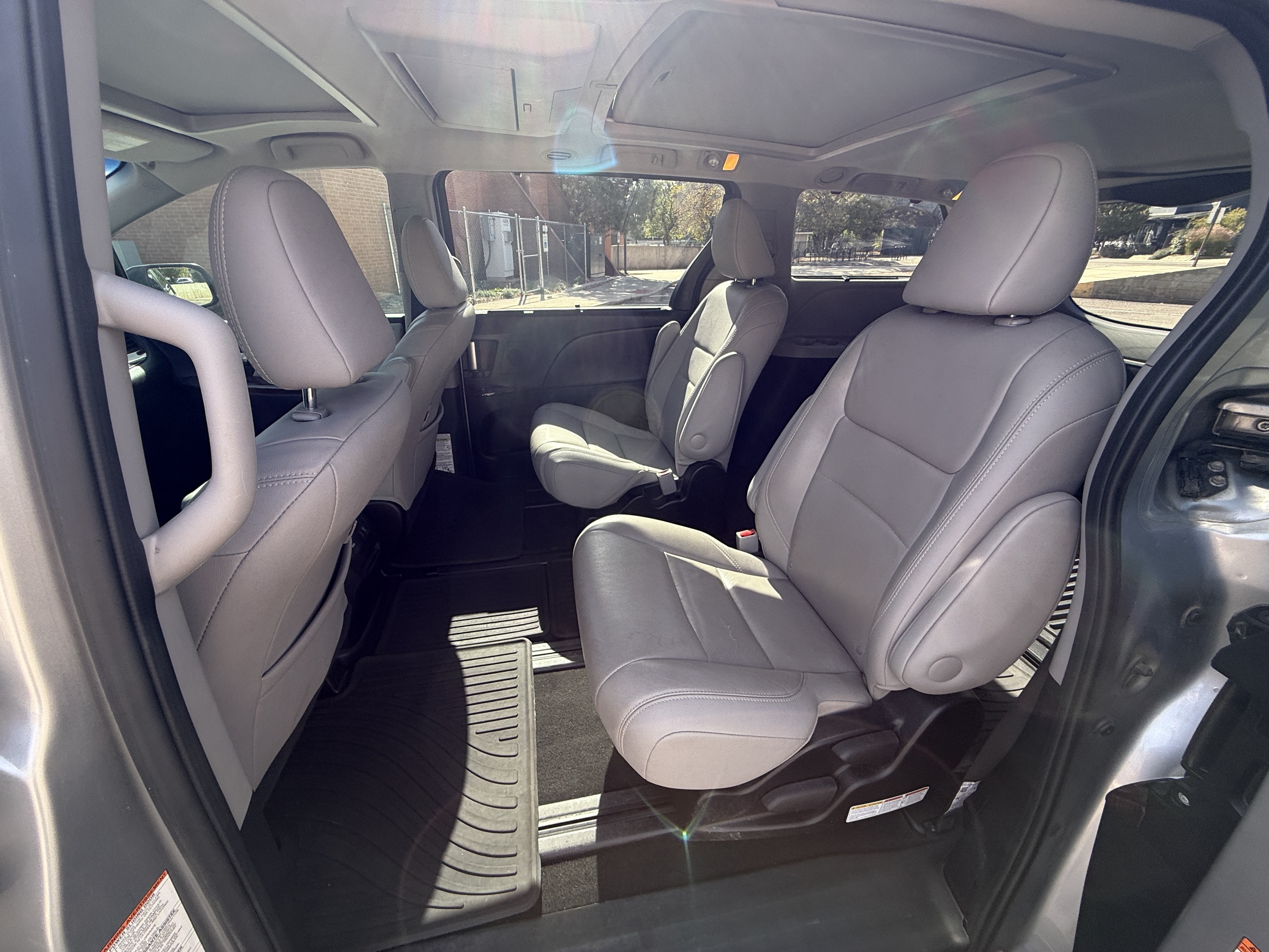 Used 2017 Toyota Sienna Limited Premium AWD/4WD image 19