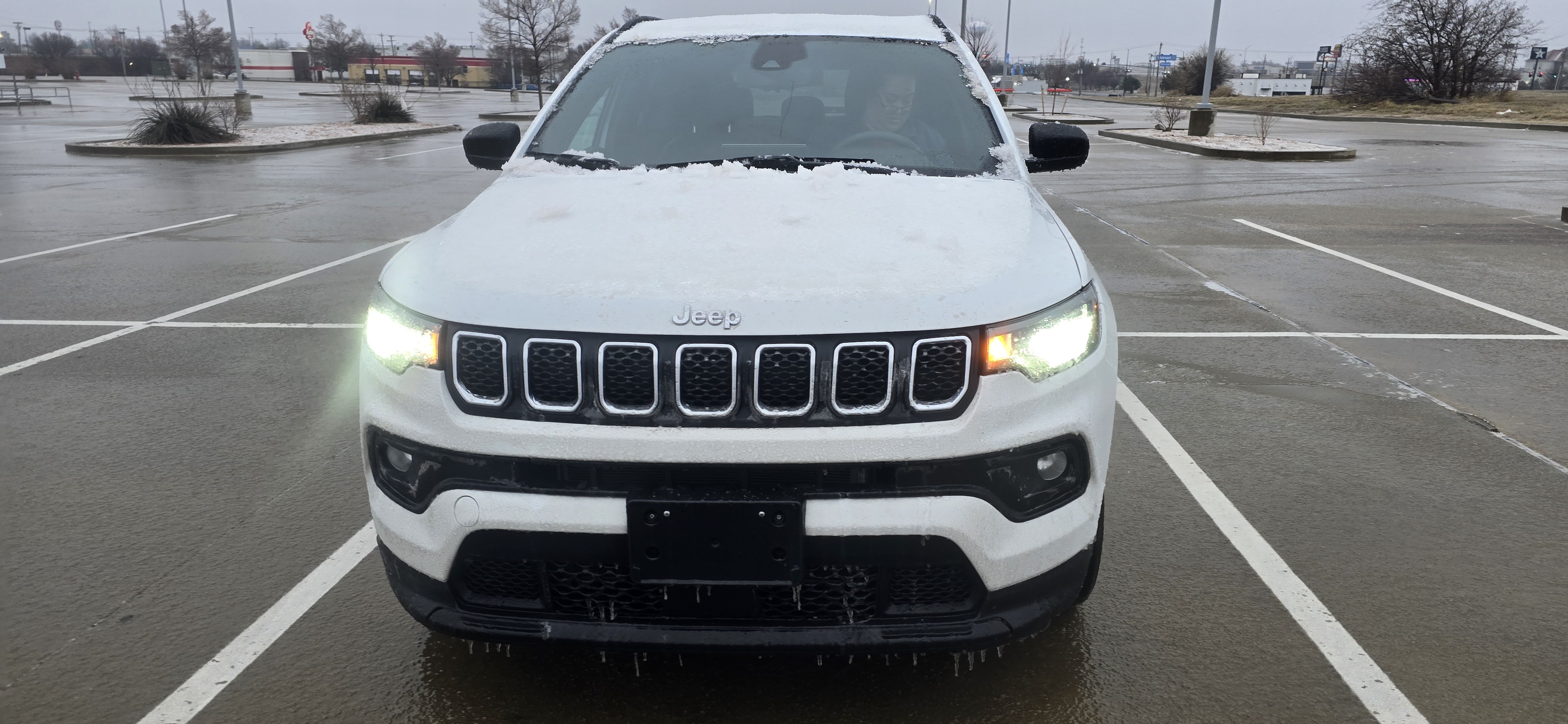 Used 2023 Jeep Compass Latitude AWD/4WD image 4