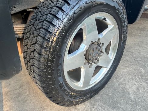 Used 2011 Chevrolet Silverado 2500 LTZ w/ LTZ Plus Package image 12