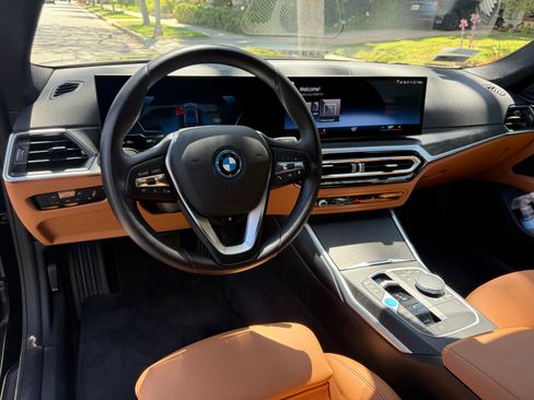 Used 2023 BMW i4 eDrive35 w/ Premium Package RWD image 10
