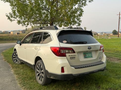 Used 2016 Subaru Outback 2.5i Limited AWD/4WD image 5