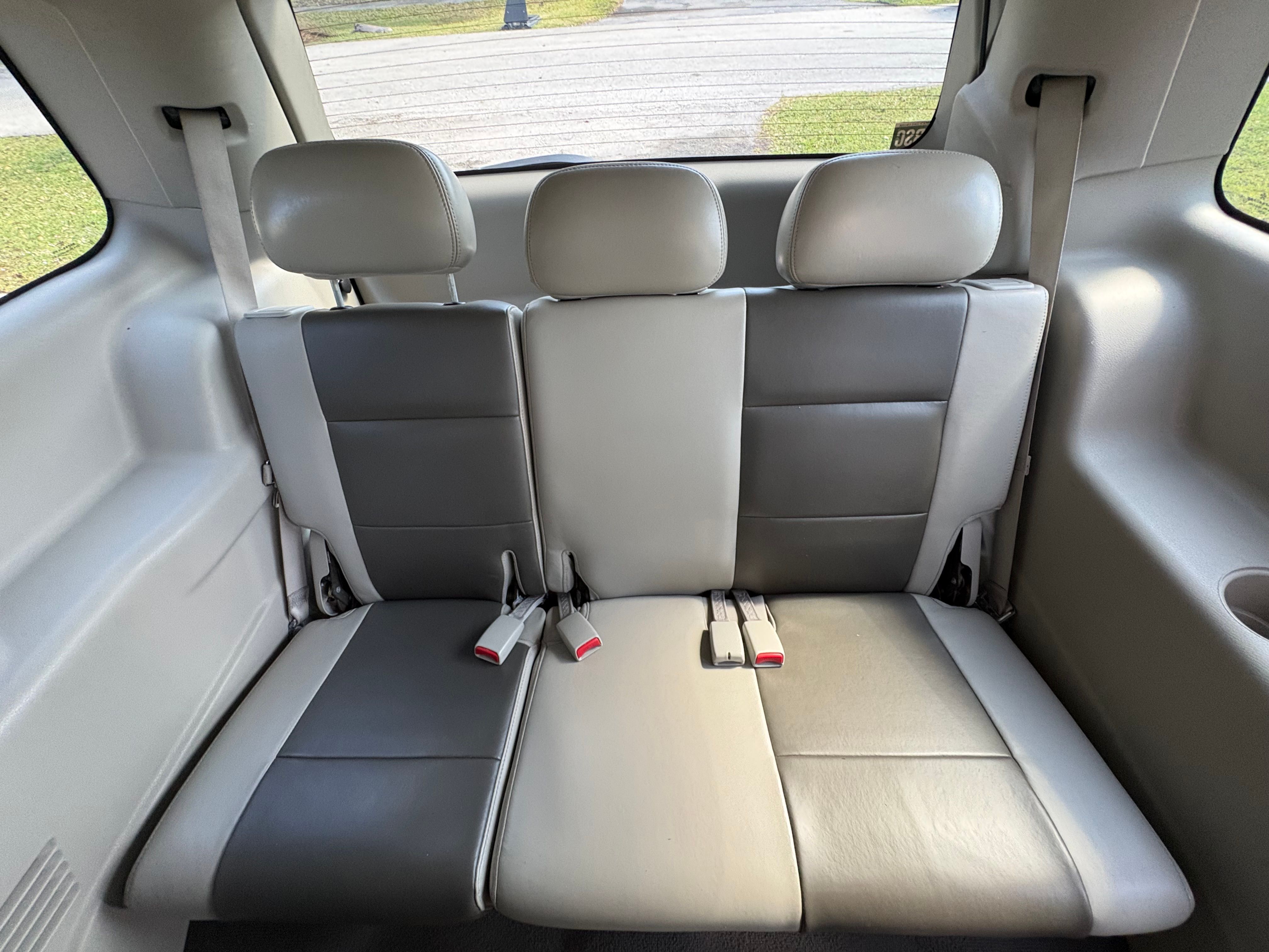 Used 2008 Chrysler Aspen Limited RWD image 24