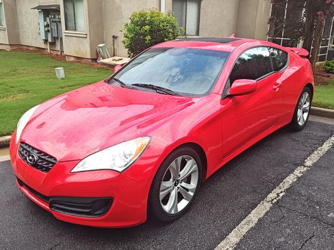 Used 2011 Hyundai Genesis 2.0T RWD image 1
