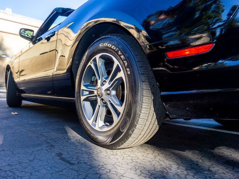 Used 2014 Ford Mustang Premium w/ Equipment Group 201A image 8