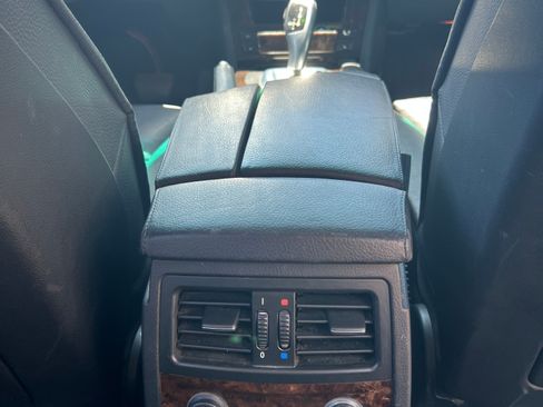 Used 2010 BMW 535i xDrive Wagon AWD/4WD image 19