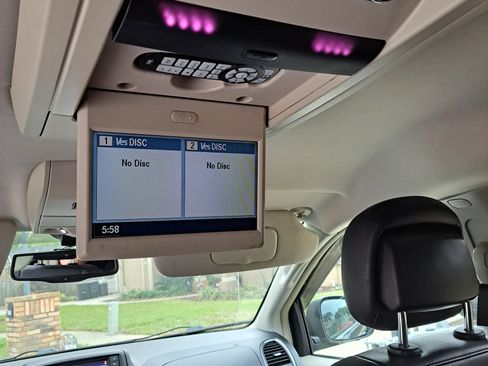 Used 2013 Chrysler Town & Country Touring-L w/ Entertainment Group #2 image 14