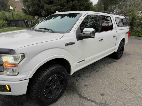 Used 2018 Ford F150 Platinum w/ Equipment Group 701A Luxury image 4