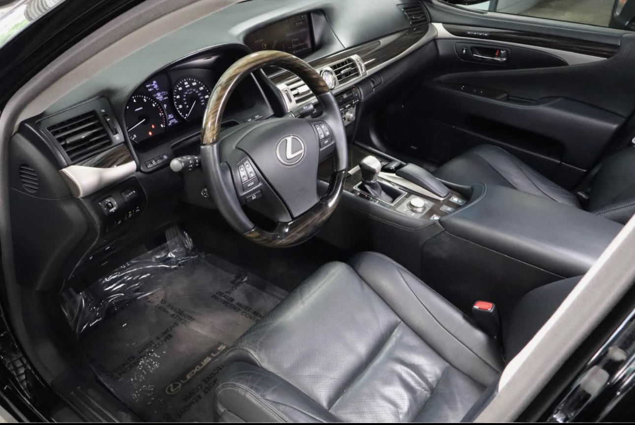 Used 2013 Lexus LS 460 w/ Comfort Pkg RWD image 5