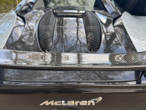 Used 2019 McLaren 570S Spider Convertible 2D image 8