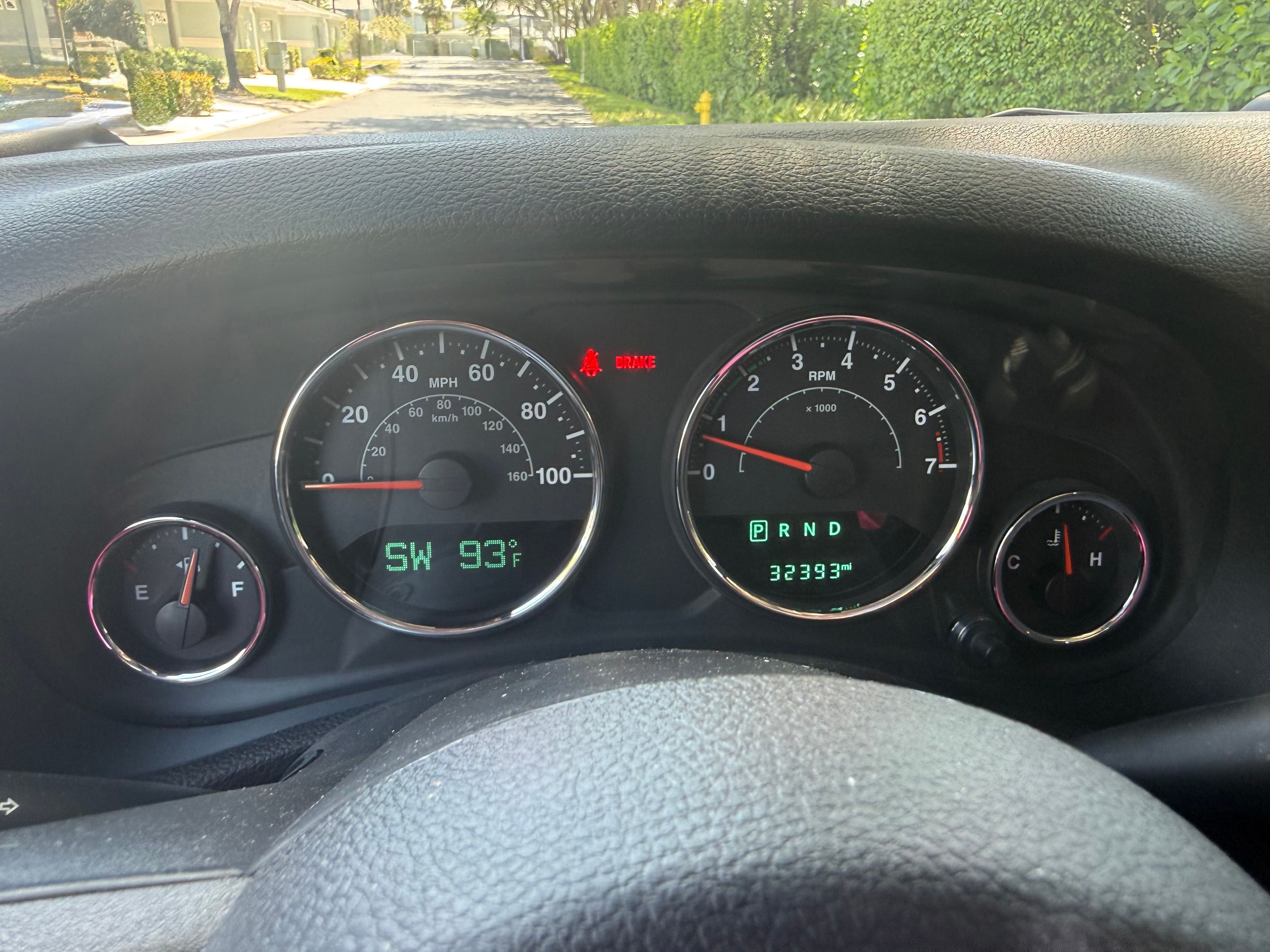 Used 2015 Jeep Wrangler Sport w/ Quick Order Package 24S AWD/4WD image 9