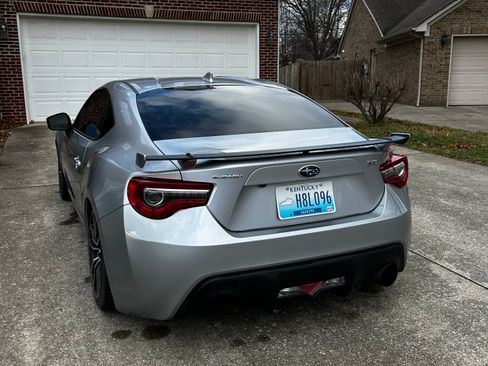 Used 2018 Subaru BRZ Limited w/ Popular Package #3 image 2